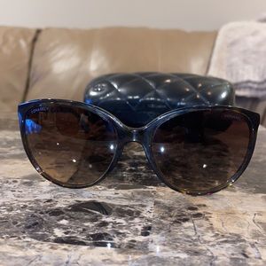 Chanel cat eye sunglasses 5306b